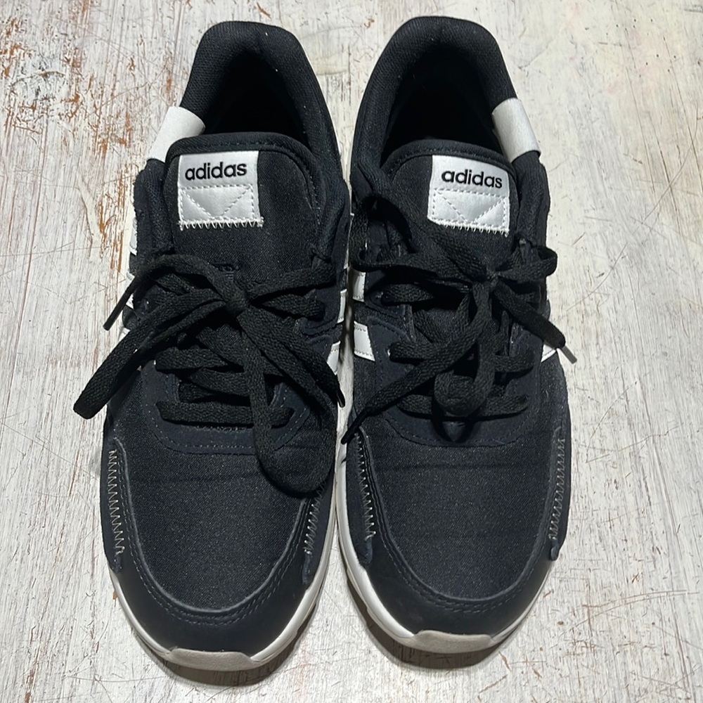 ADIDAS RETRORUN SHOES Sz 7